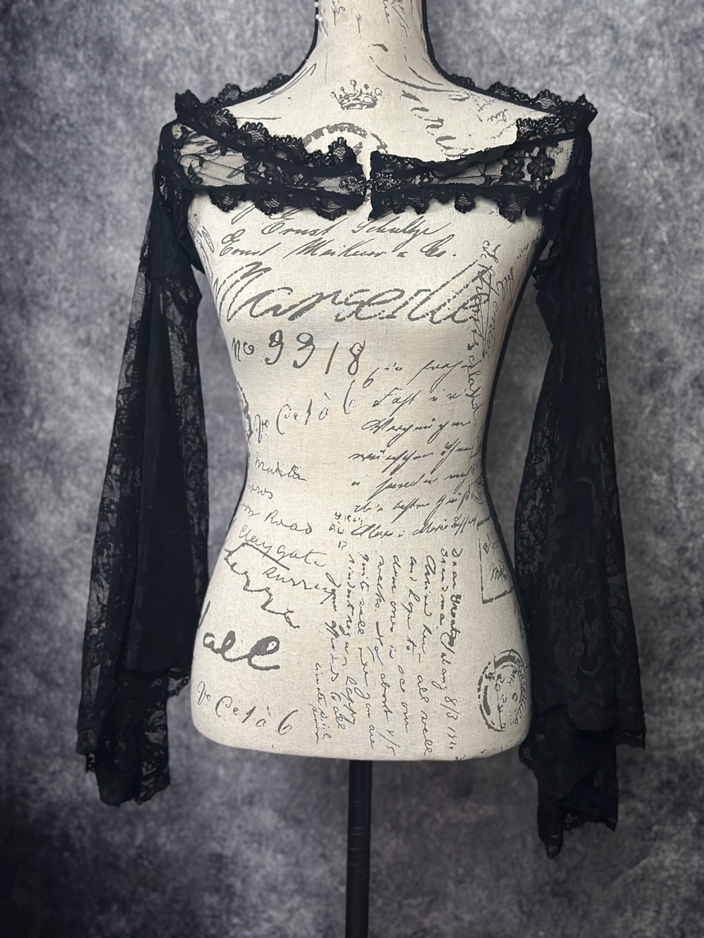 Gothic Black Lace Off-Shoulder Bell Sleeve Bloero/Shrug